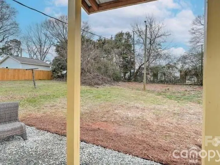 3224 Rogers St — Photo 15