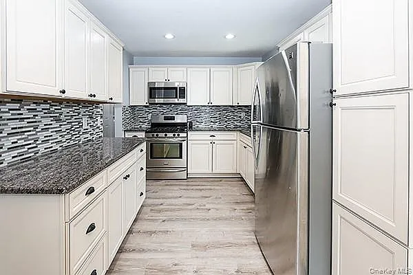 53 Huron St — Photo 14