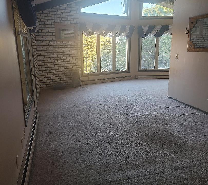 1st image of 100 E Lake St APT 2