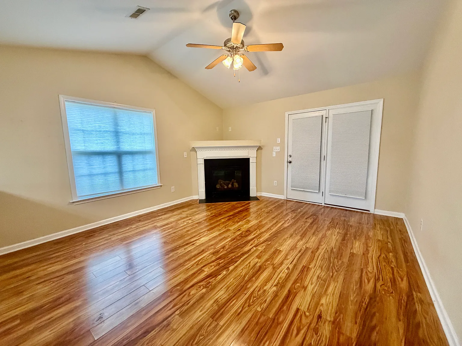 2 bed, 1161 sqft, $1,575 — Photo 4