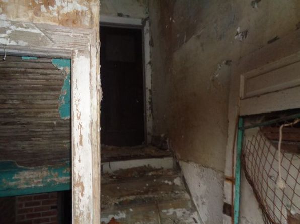 detroit-michigan-88432867 picture