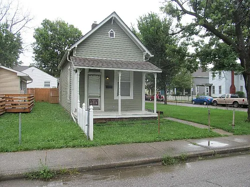 945 Olive St Photo 1