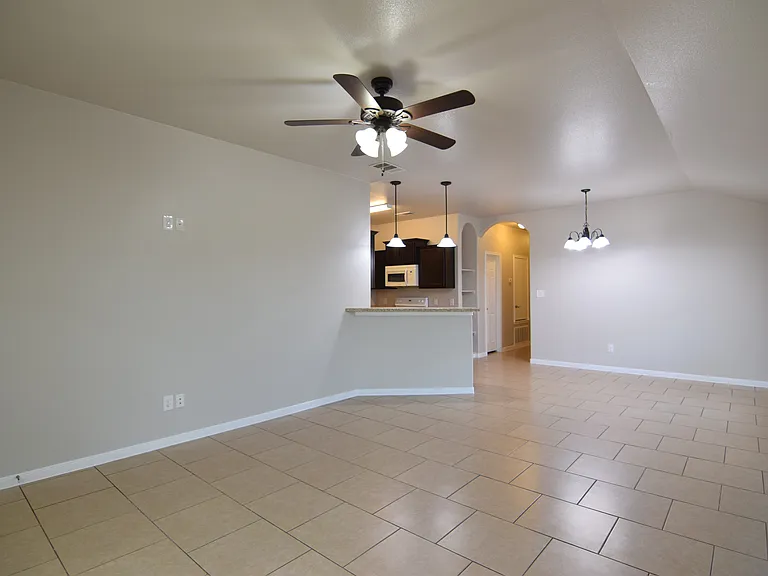 1209 Loyal Ln, Killeen — Photo 9