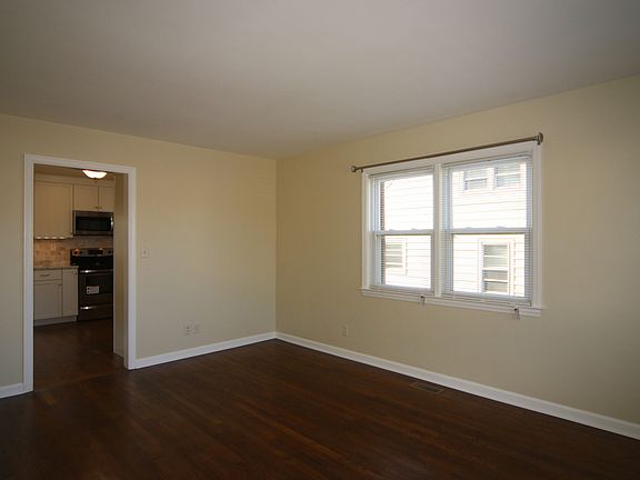 3rd image of 153 King St