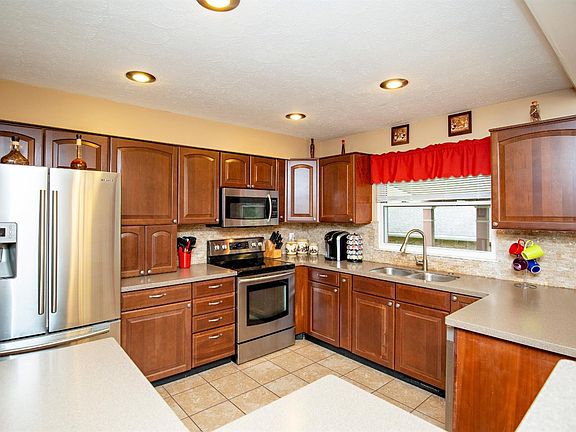 5th image of 1415 Candlewick Dr