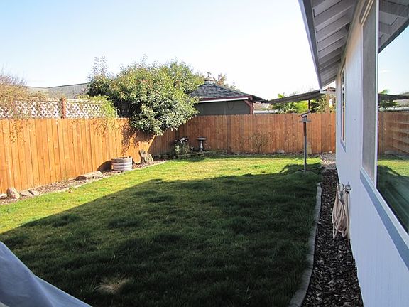 5th image of 384 Candis Dr