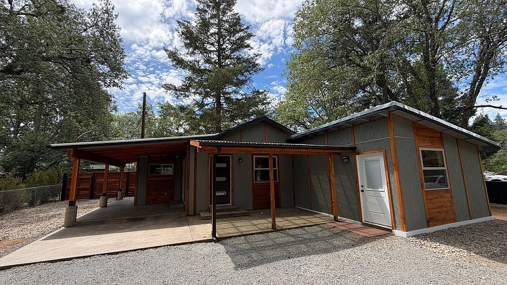 129 S Kerby Ave - Property Image