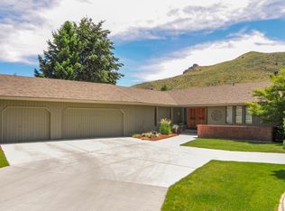 2019 Center Court Dr, Wenatchee, WA 98801