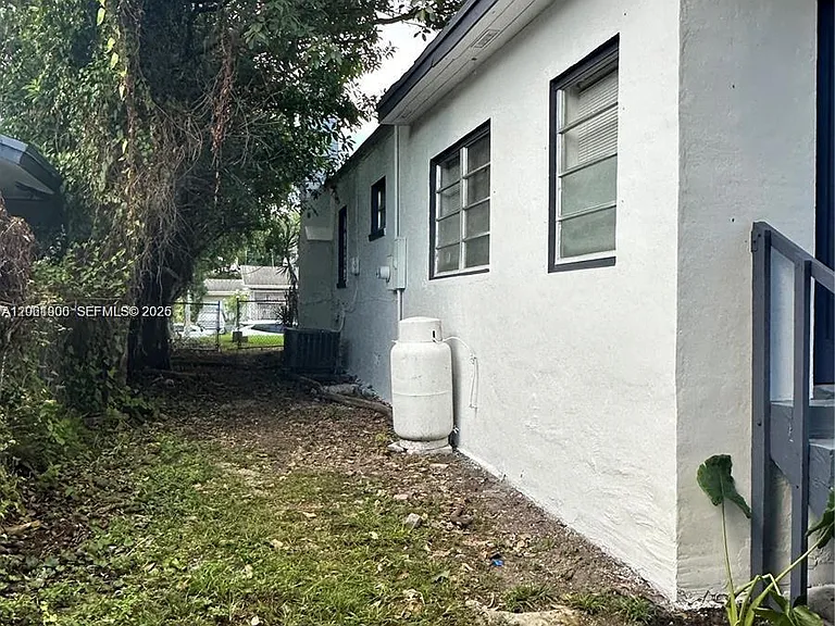 1836 NW 33rd St — Photo 13