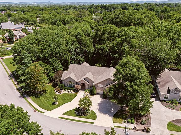 2nd image of 1714 Blairmont Dr