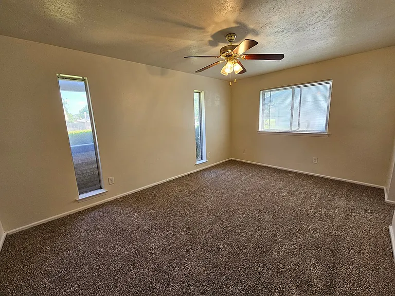 1302 Berkeley Dr — Photo 20