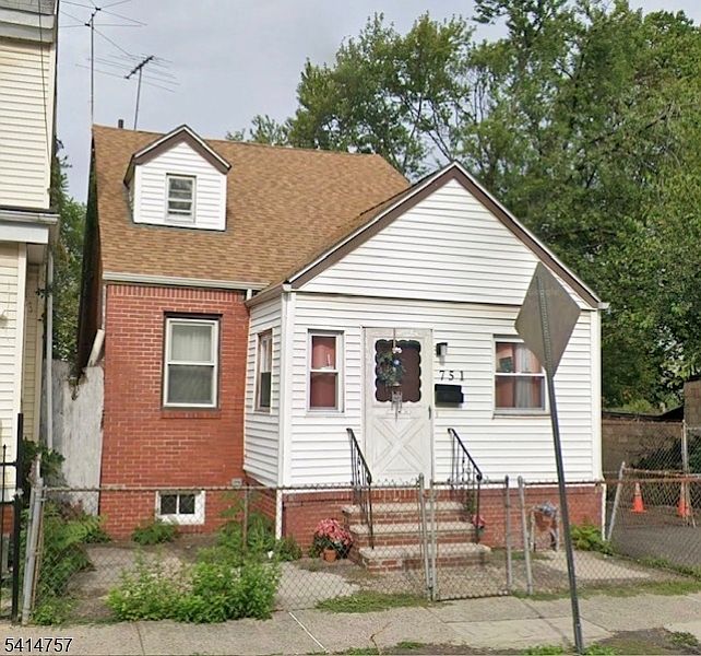 1st image of 751 S 20Th St