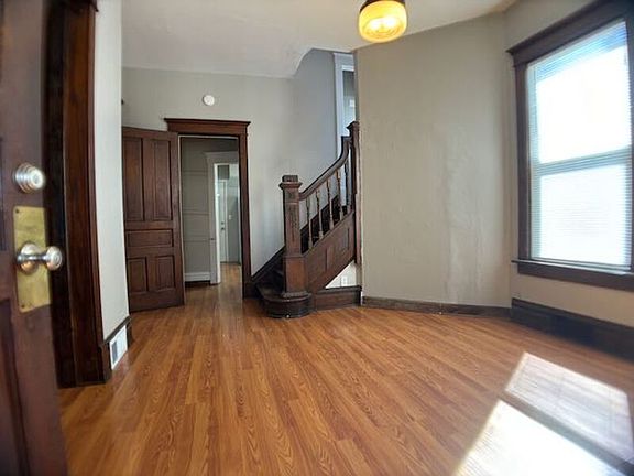 2nd image of 1010 N Elmwood Ave