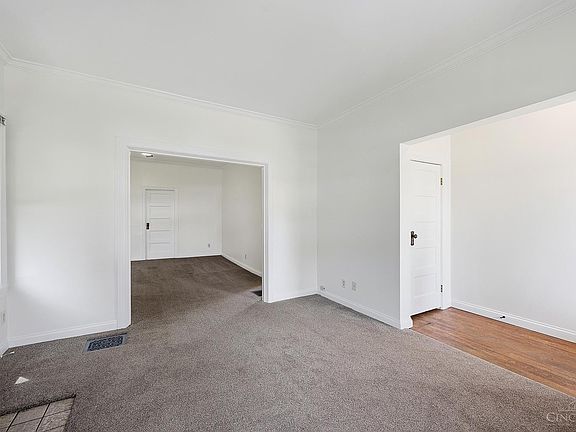 5th image of 3559 Vista Ave