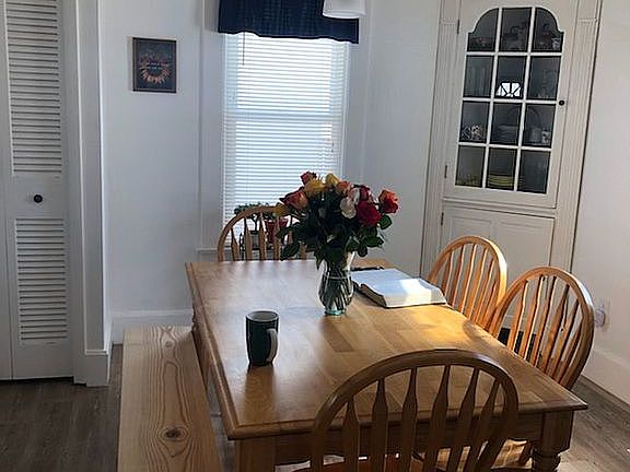 Dining Room w/ Corner Hutch