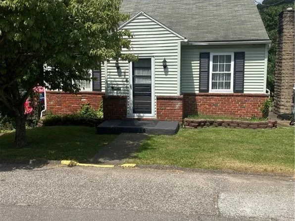 150 W Riverview Dr, Belle, WV 25015