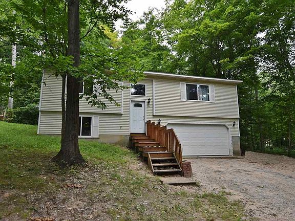 3rd image of 18860 Lakewood Cir