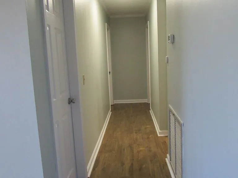 928 E Lee St — Photo 8