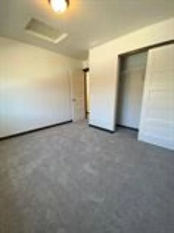 2 bed, 2.5 bath, 1370 sqft, $1,850 — Photo 2