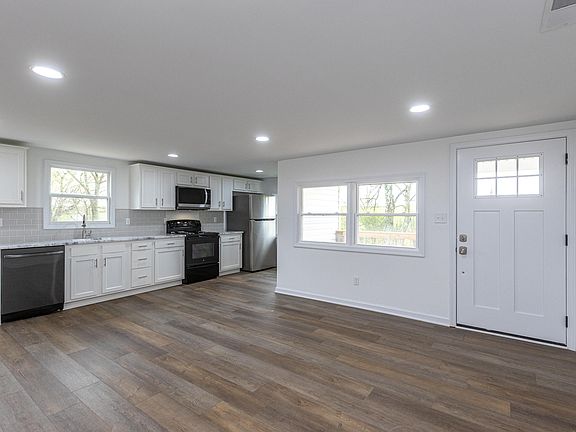 5th image of 1771 Mills Ln
