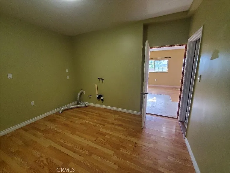 14527 S Berendo Ave — Photo 7