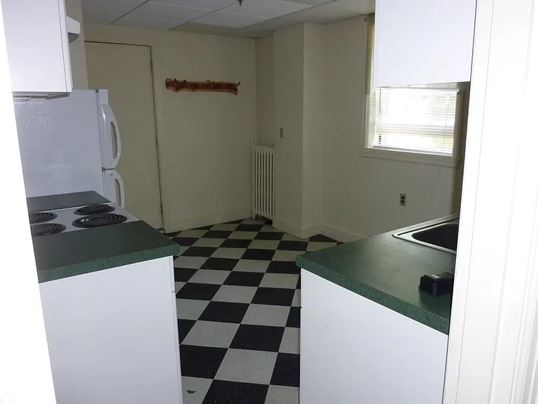 360 College St #3 — Photo 14