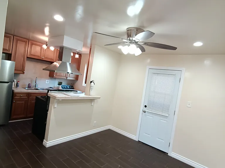 6809 Vinevale Ave #K — Photo 6