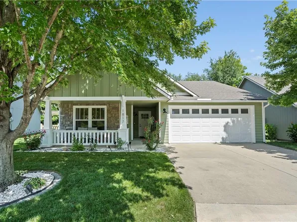 1817 Delaware St, Lawrence, KS 66044
