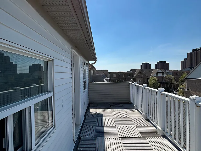 306 Cook Rd — Photo 2