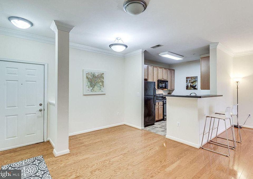 1st image of 4870 Eisenhower Ave #496