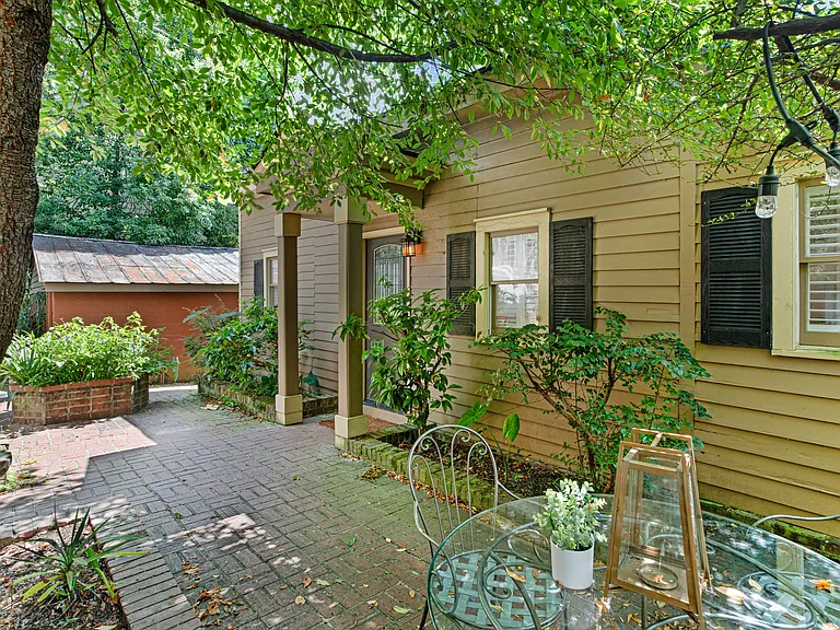 109 E Park Ave — Photo 15