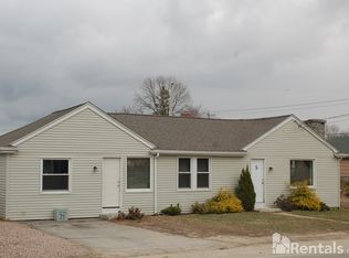 5 Reservoir Rd, Coventry, RI 02816