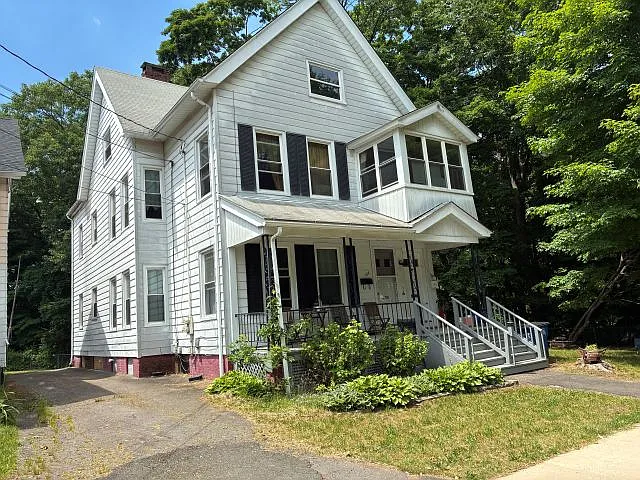 106 Harrison St #1