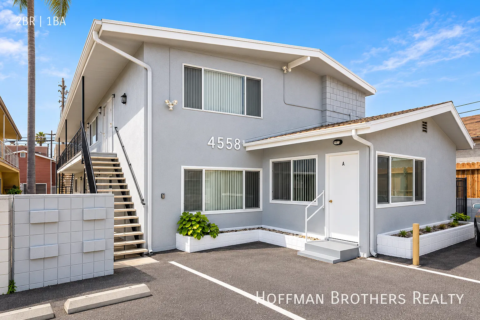 South Bay 2BR with Hardwood Floors, A/C, Stainless Steel Kitchen, Parking & On-Site Laundry! — Photo 3