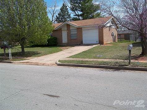 606 Meadowlake Dr - Front