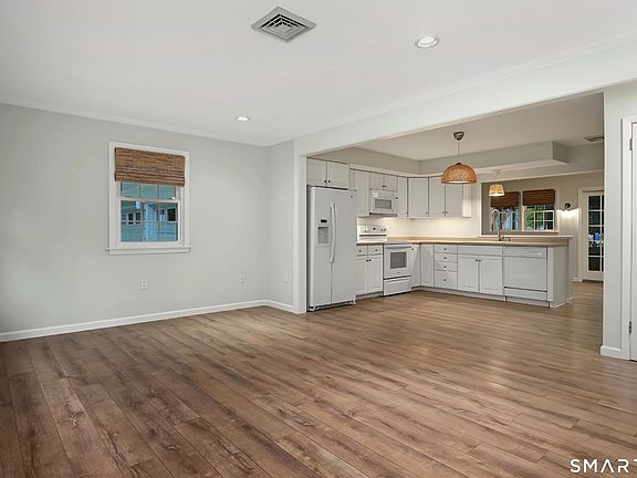 3rd image of 80 Dennison Road