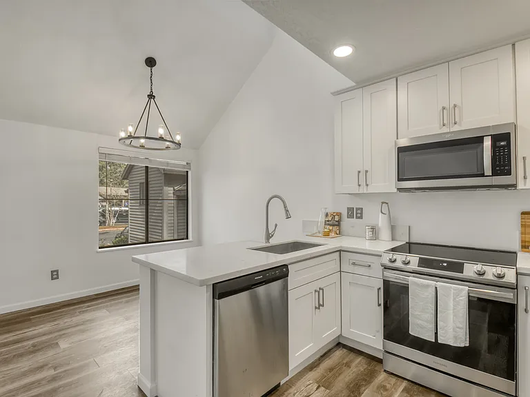 4000 Carman Dr #E79 — Photo 3