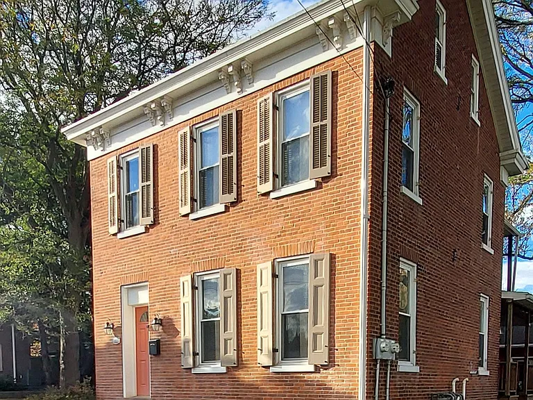 702 Locust St #A — Photo 1