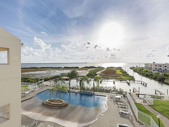 3rd image of 100 Harbor Dr #3-2