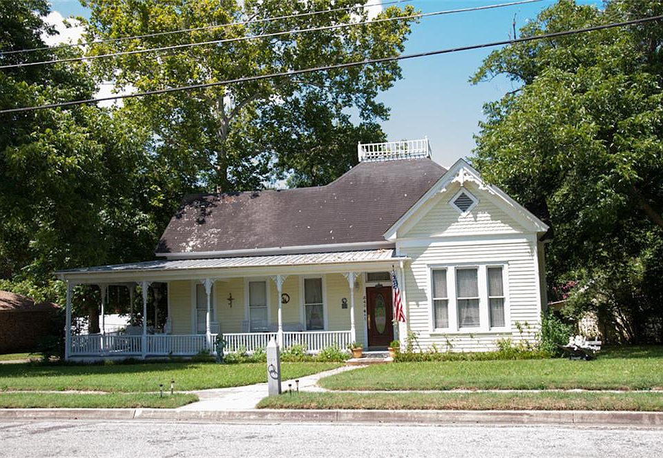 1st image of 542 S Main St