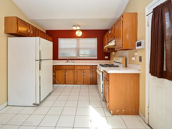 4th image of 13038 S McDaniels Ct