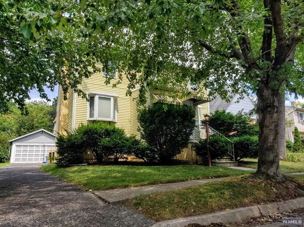 681 Tilden Ave, Teaneck, NJ 07666