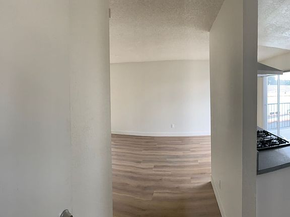 5th image of 1128 Orange Ave #1136-04