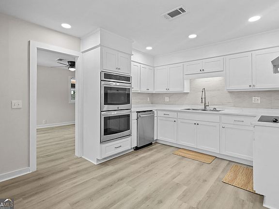 5th image of 1204 4th Ave