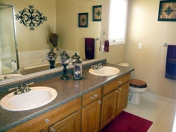 3rd image of 57065 Berkshire Ct