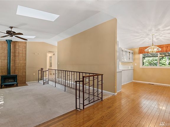 4th image of 18703 165th Ave NE