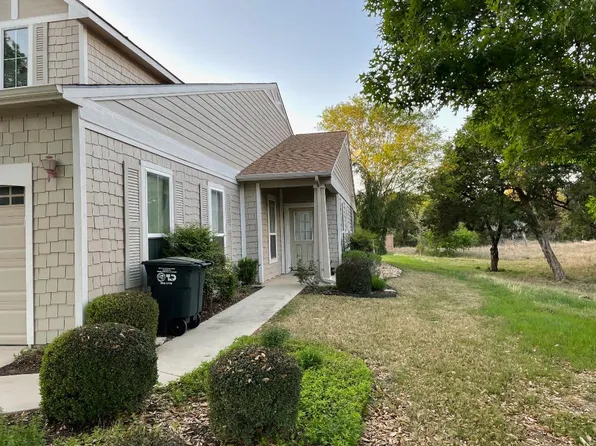 319 Essex Ln, Georgetown, TX 78633