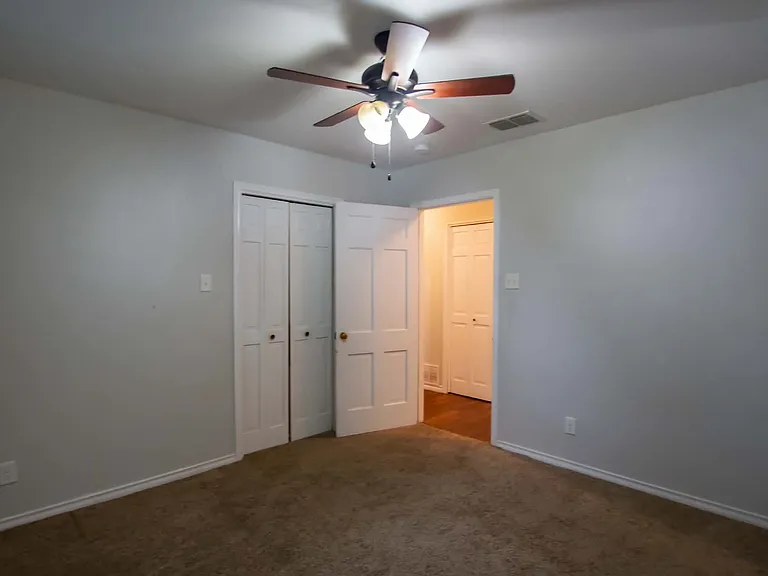 2110 Inwood Cir — Photo 12