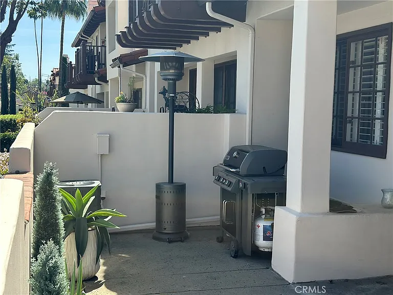 415 E Bougainvillea Ln — Photo 2