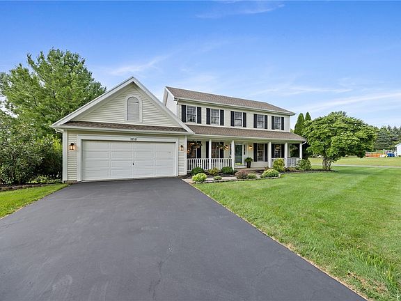 3rd image of 1454 Chigwell Ln N